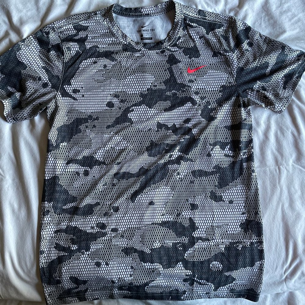Nike Men's Short Sleeve Athletic Shirt